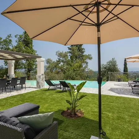 Villa Tolena *