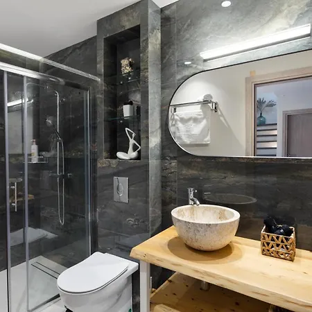 Tolena Villa Pelekas